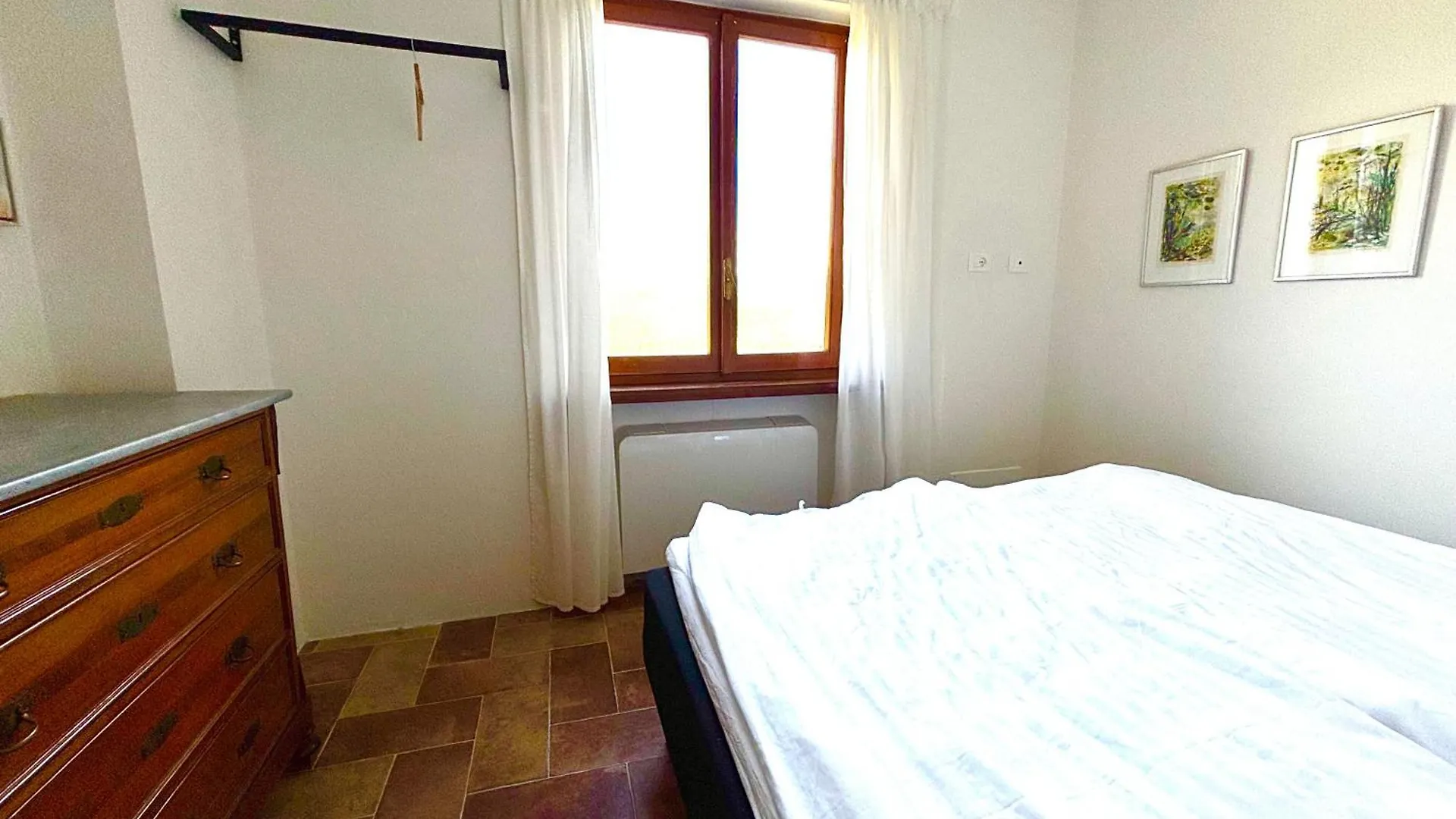 Stunning 4 Bedroom Villa Near Barga Castelvecchio Pascoli 0*,  Itália